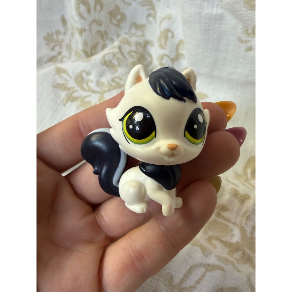 Hasbro Littlest Pet Shop Skunk 1358 White Black Green Eyes Figure